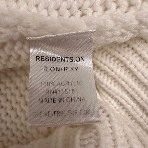 Residents On Womens Pullover Sweater Cold Shoulder Cable Knit Cream S/M - Picture 5 of 5